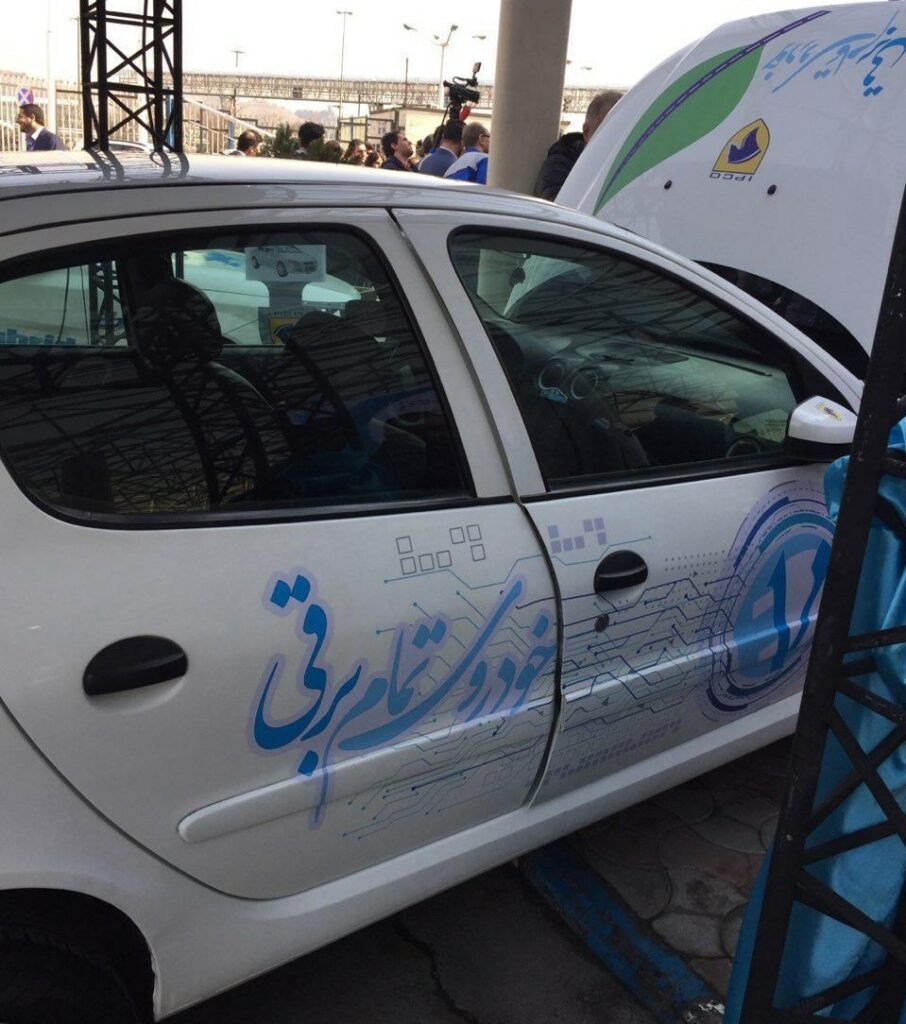 اولین خودرو تمام برقی ایرانی رونمایی شد